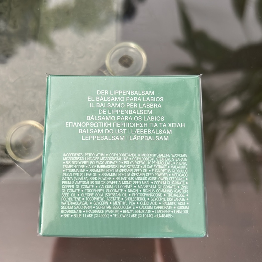 La Mer Lip Balm - Picture 2 of 2